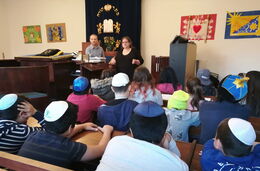 Drei-Religionen-Projekt mit der Schulsozialarbeit - Besuch der Synagoge