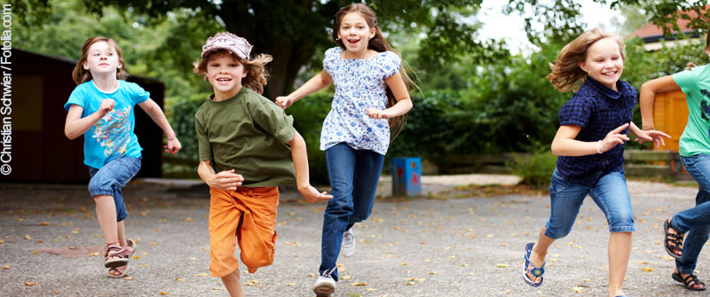Schulbezogene Sozialarbeit an der Dunant-Grundschule, Berlin Steglitz, laufende Kinder