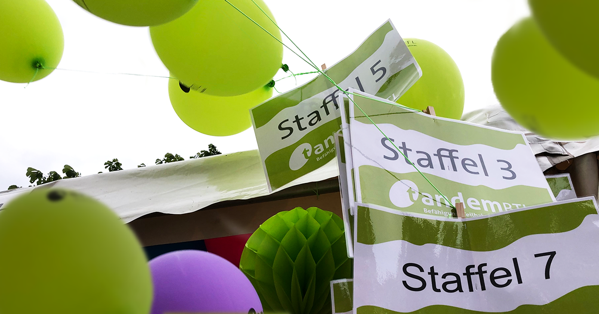 Luftballons am am tandem-Zelt